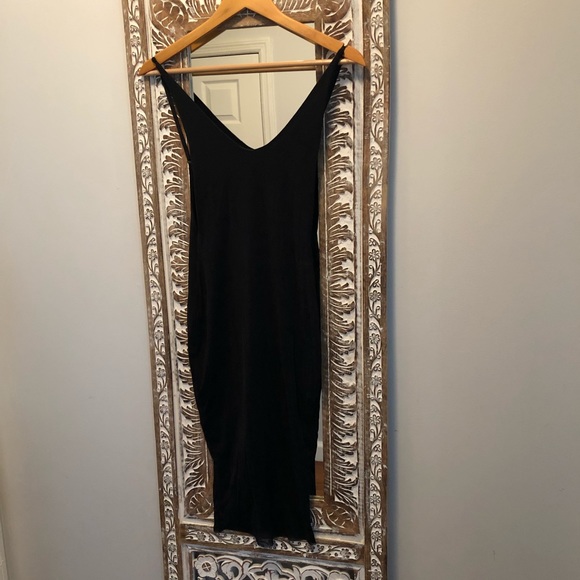 LBD Fashion Nova - Picture 2 of 3